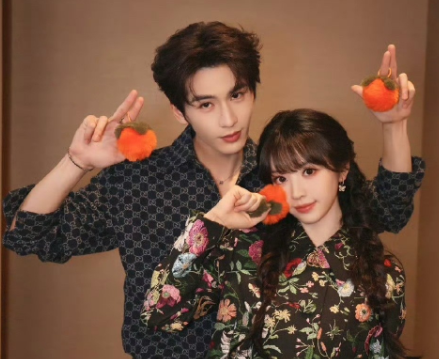 张凌赫发文告别《逐玉》用合作同事提纯，网友吐槽吃相太难看了，直言这部剧根本没有