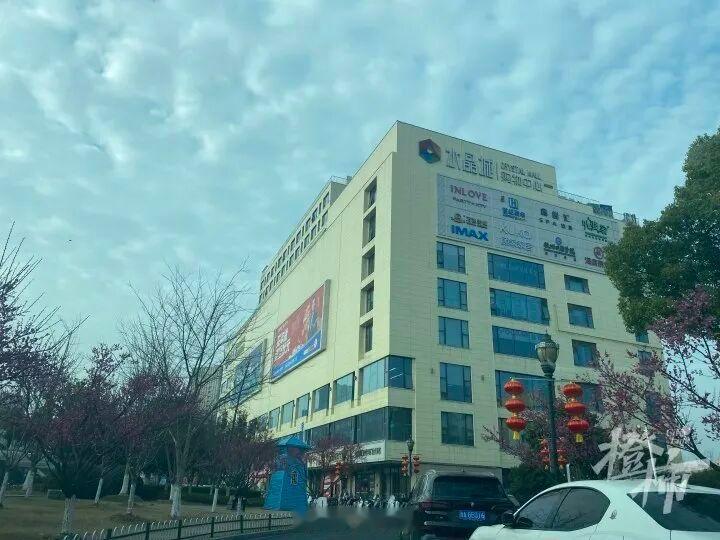 杭州一辆皖B宝马停了340天已欠费17000多元前天，网友爆料安徽牌照（皖B）