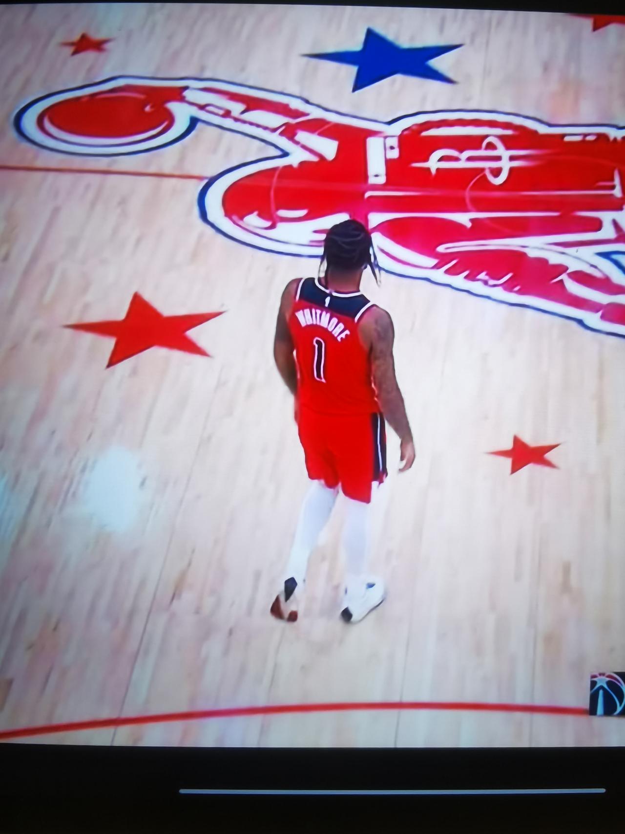 惠特摩尔的职业生涯完了火箭主场135-112，狂胜奇才！半场