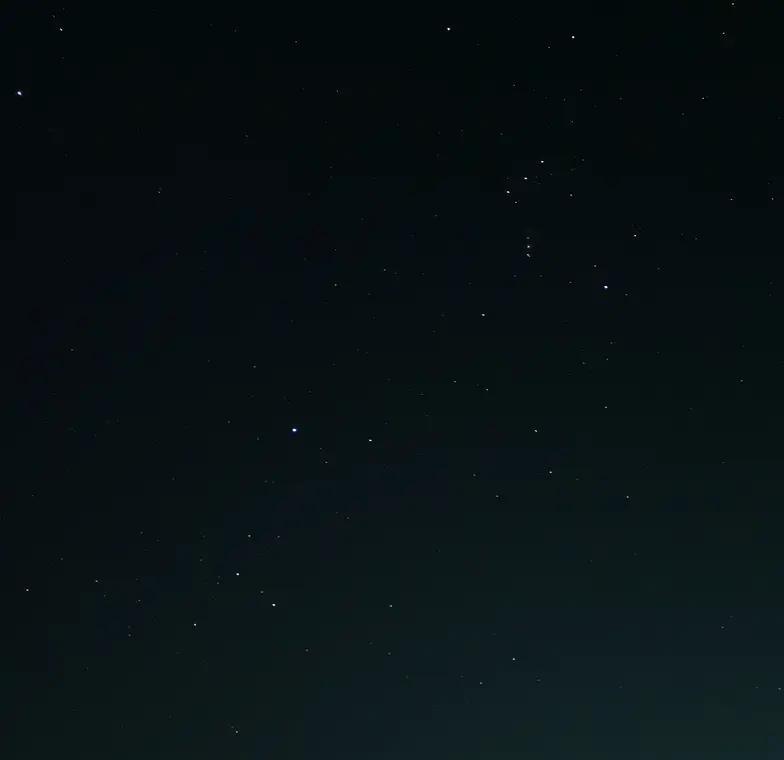 交易员不是机器，但得学会控制情绪。一上头就瞎操作，钱没赚到，先把自己搞崩了。