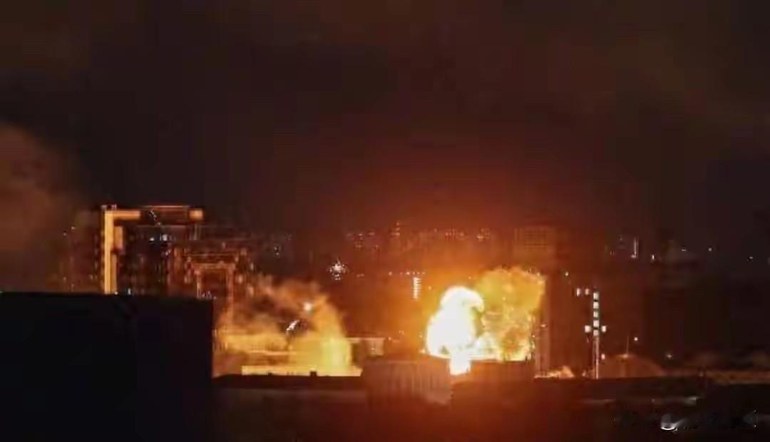 9月1日终极地狱火！2000架俄军无人机倾泄，6昼夜不间断轰炸基辅打了许久的
