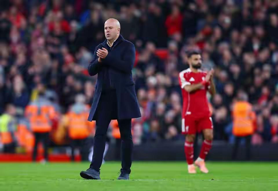 萨拉赫太傻了，年龄那么大了，在利物浦躺着拿第一年薪不好吗……？萨拉赫已经33