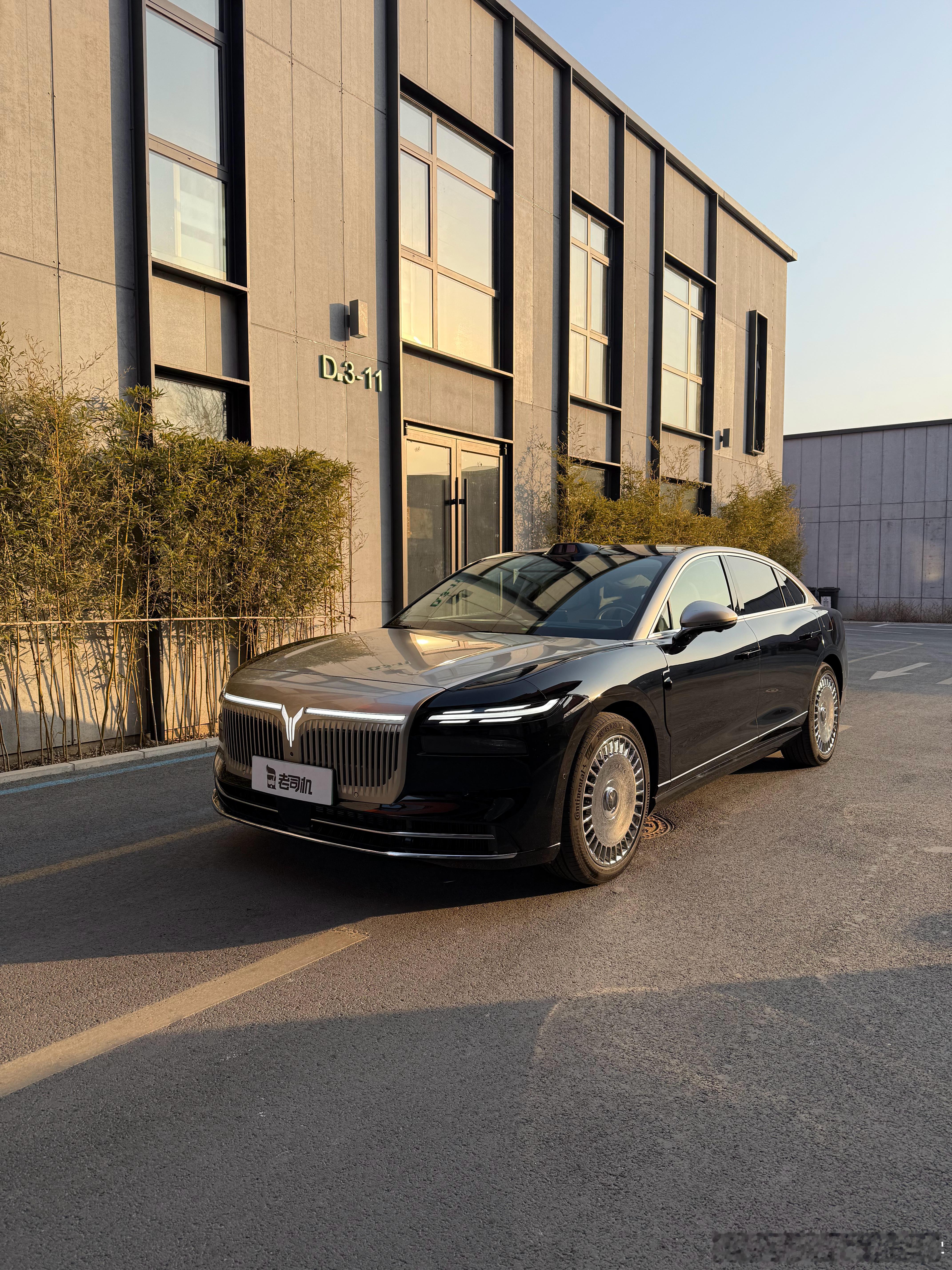 今天，又开上领导的车了去干件大事！我和汽车的日常追光而行北京