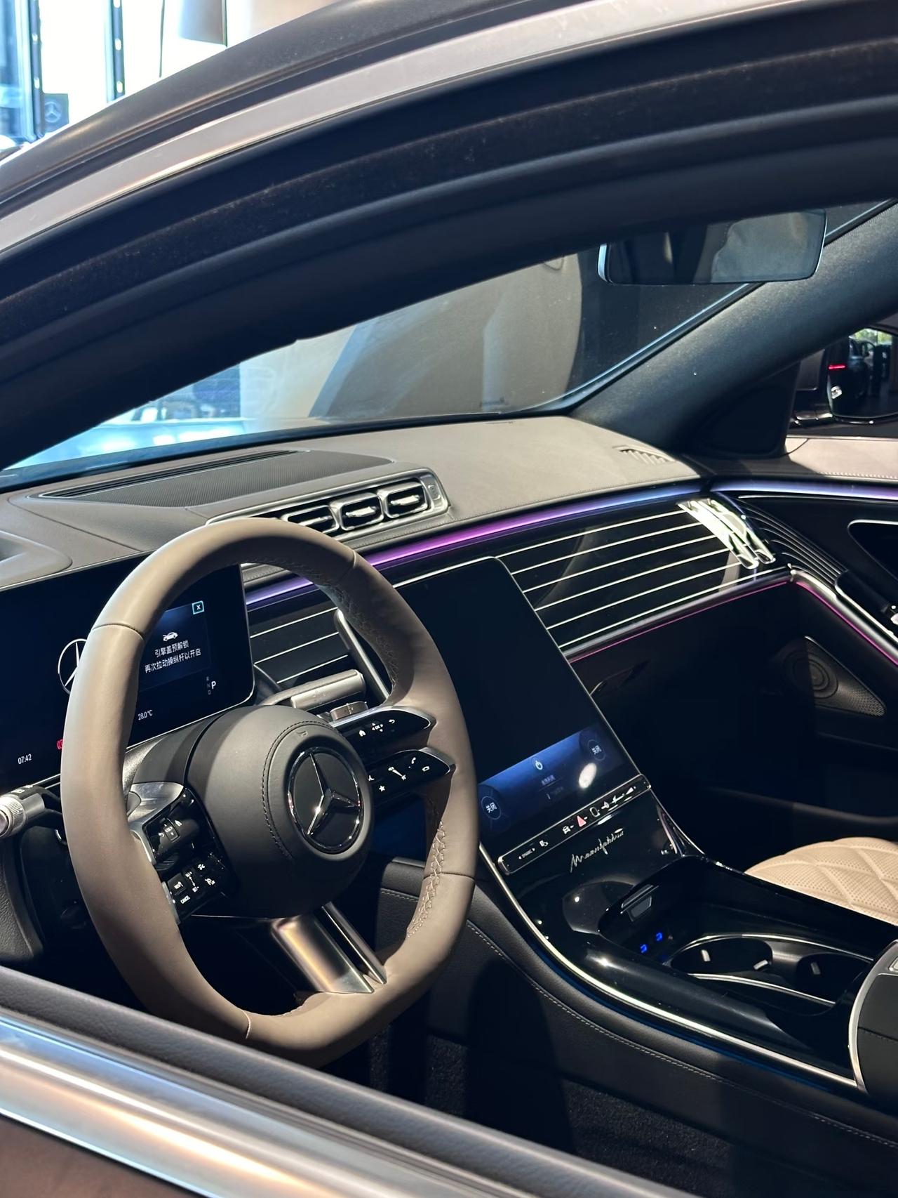 奔驰的内饰质感怎么样？个人认为德系或BBA中当属翘楚，无论是入门级别的A，还