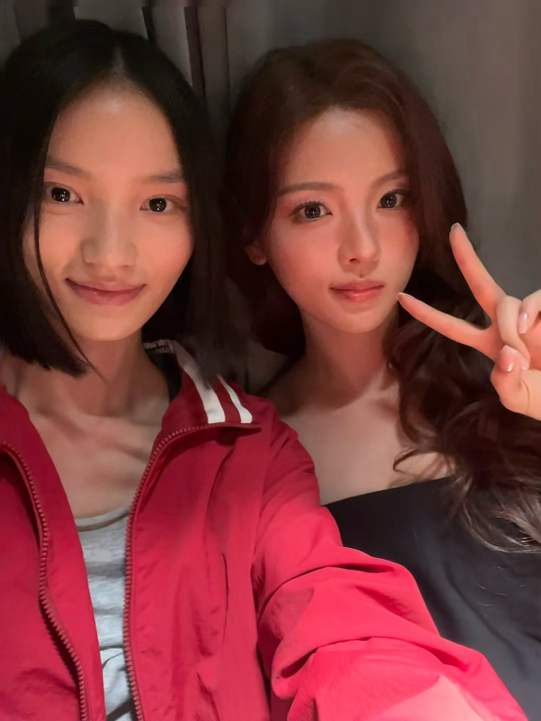 超越在巴黎世家秀场合照还有下班一转头被杨超越美到失语·杨超越巴黎世家