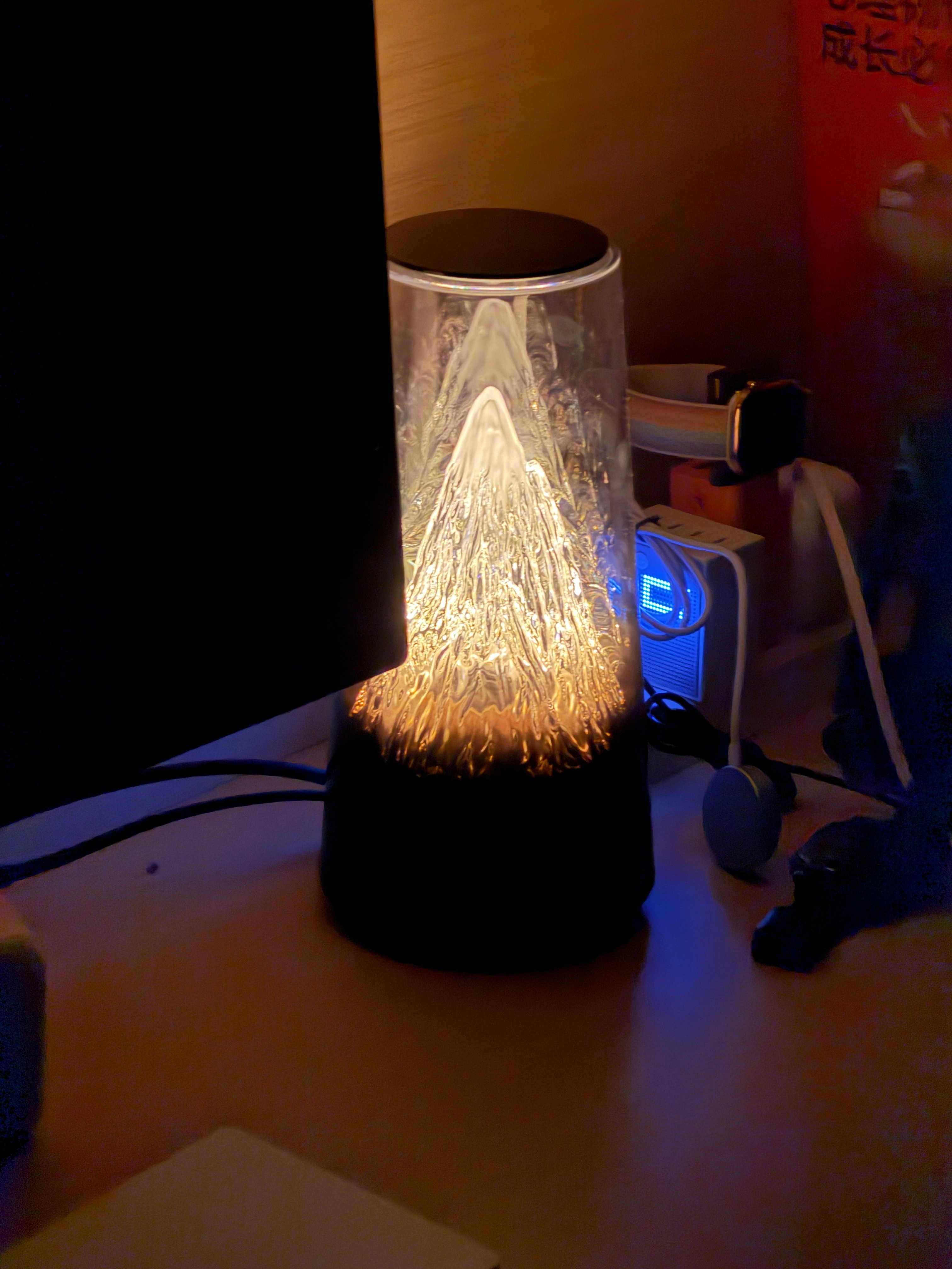 华为路由器真不错啊！一键禁止了家里的设备刷所有平台的短视频！小孩高兴的跳起来