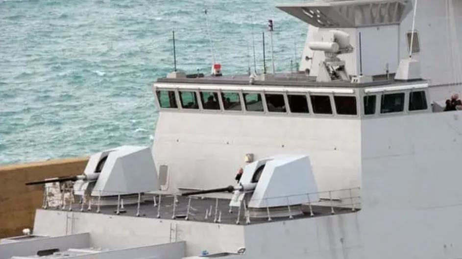 自火药被用于军事领域以来，海上作战的水面舰艇搭载舰炮，早已成为了一种默认做法，且