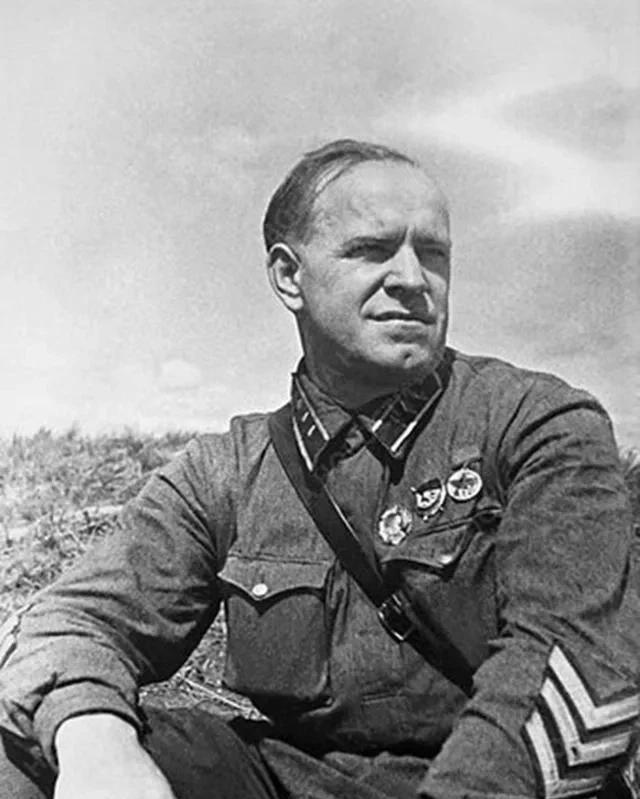 指挥大兵团作战最重要的就是身体素质好，朱可夫从伏龙芝军校毕业后，和同伴骑马到新单