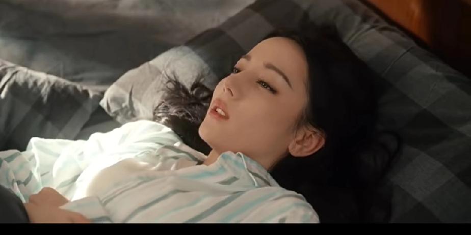 迪丽热巴《枭起青壤》剧中这一幕又被网友吐槽了！起因是剧中饰演的聂九罗大早上起