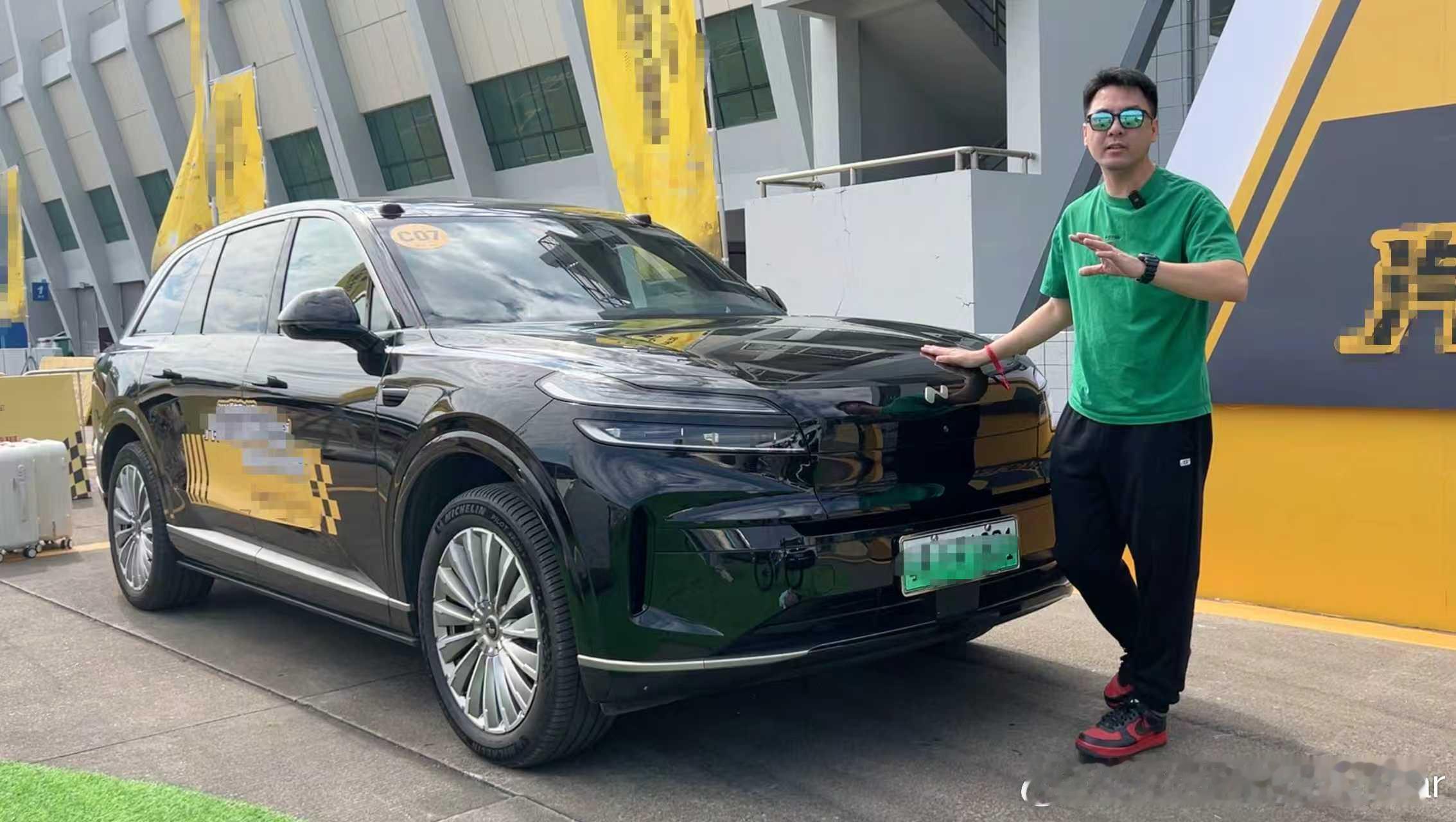 看到有人发，感觉它现在越来越好了。说实话，很多人喜欢蔚来车子的设计，一方面没抄袭