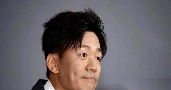 就为这一句话，王宝强活该他火。郭德纲问他：“在少林寺练了六年，现在能打几个？”