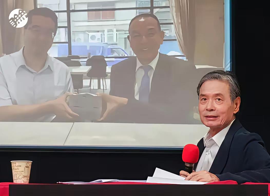只要照片内容不虚，那萧旭岑就已罪责难逃。根据台湾《政治献金法》与《财团法人法》，