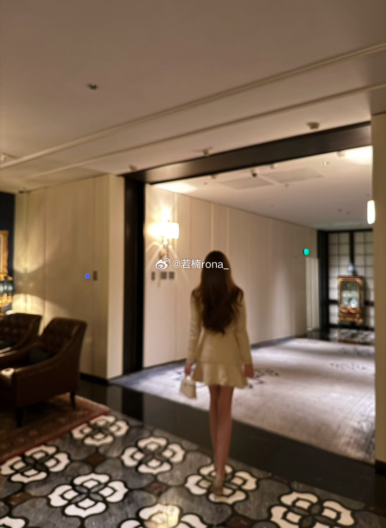 成都新荣记｜这两天翻相册翻到之前去成都旅游的库存提前预约了新荣记餐厅到店会分配