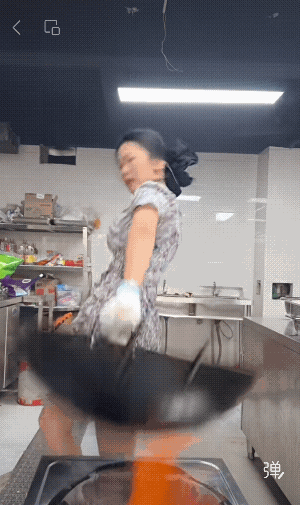 这个菜成本高，这是不是传说中的砸锅卖铁，我担心你再炒下去，厨房都被你拆了！[捂脸