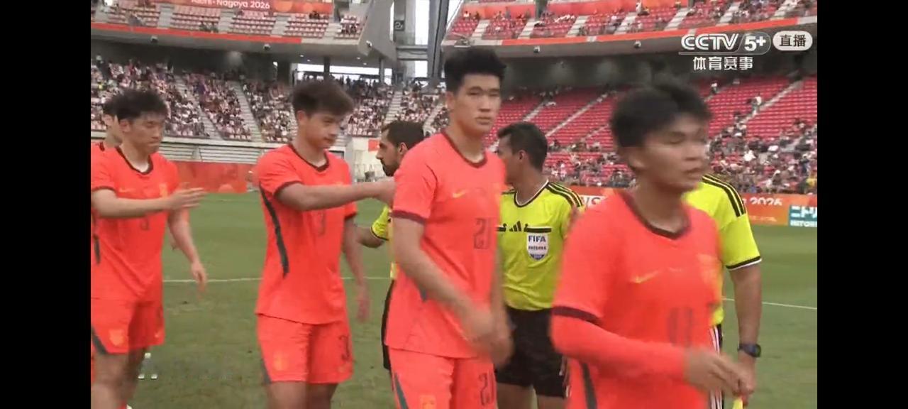 本来以为小组最强的伊朗国奥，被朝鲜队4:1大破球门，最终无缘出线，真是没想到。