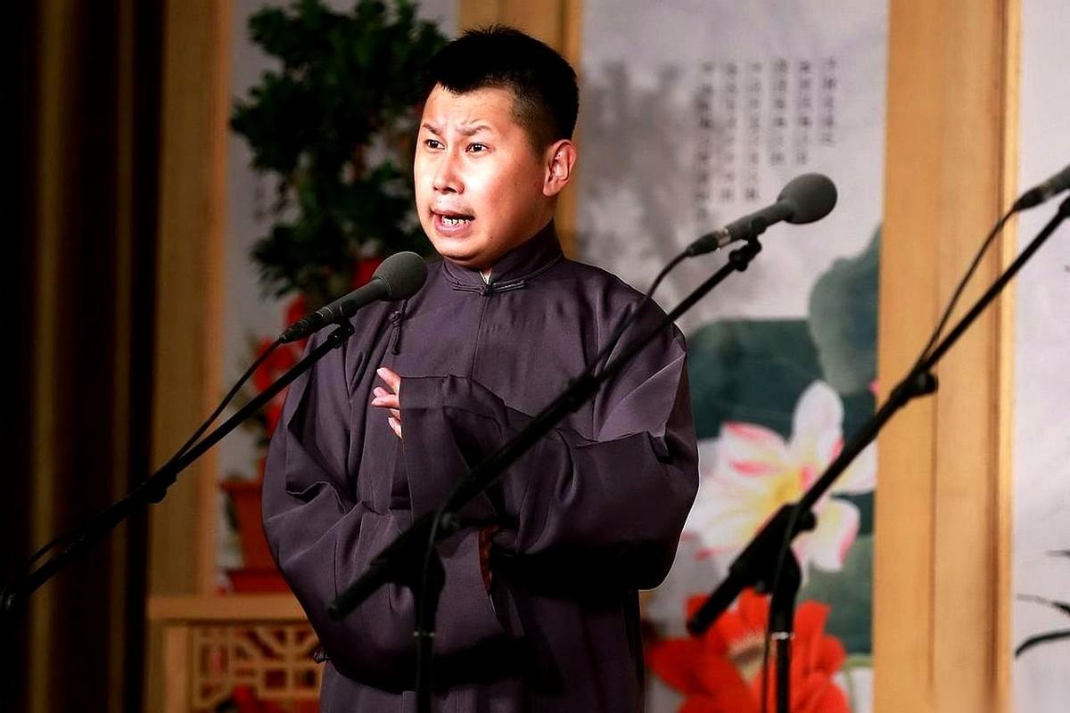 郭德纲麒麟剧社十周年，票价最高干到一千多，秒光。何云伟跟李菁也攒了个京剧的场子