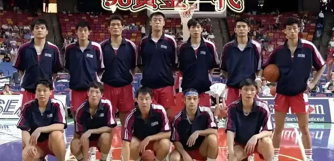 中国男篮曾经历过两次黄金时代，第一代人是由胡卫东，刘玉栋，巩晓彬，李楠，吴乃群，