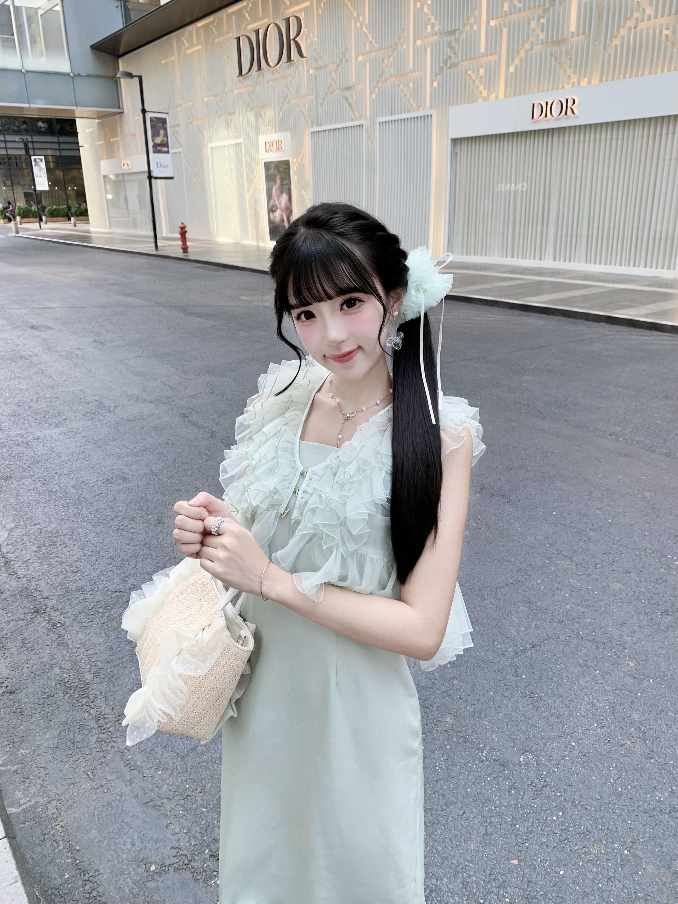 我是不会放弃清楚系穿搭的…薄荷绿好清新！