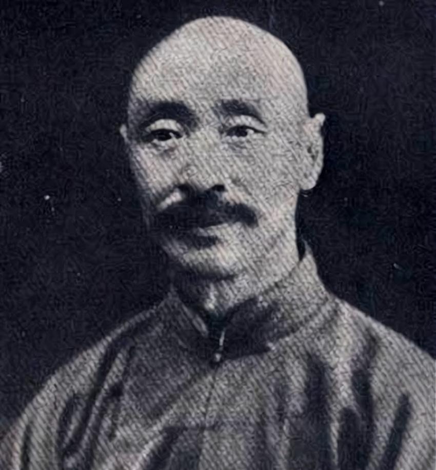 1926年，天津之战后，奉系军阀首领张作霖对李景林非常不满，他当着下属苏锡麟的面