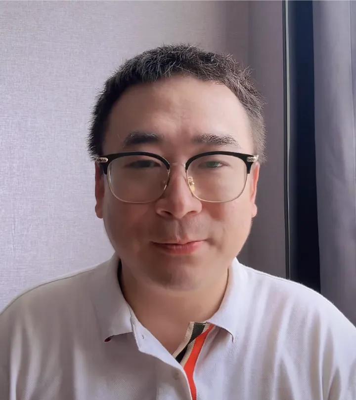 云昊说，昨天收到叔叔的电话！云昊说：昨天正在小姨的直播间里，结果收到了，叔叔