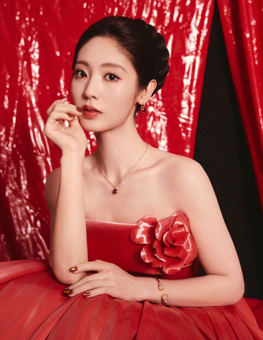 刑菲是个懂的会保暖的！哈哈优雅的公主