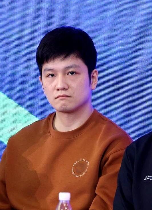 王皓自己都认了，他说，没了樊振东，男乒就断档了，这话从主教练嘴里说出来，你品，得