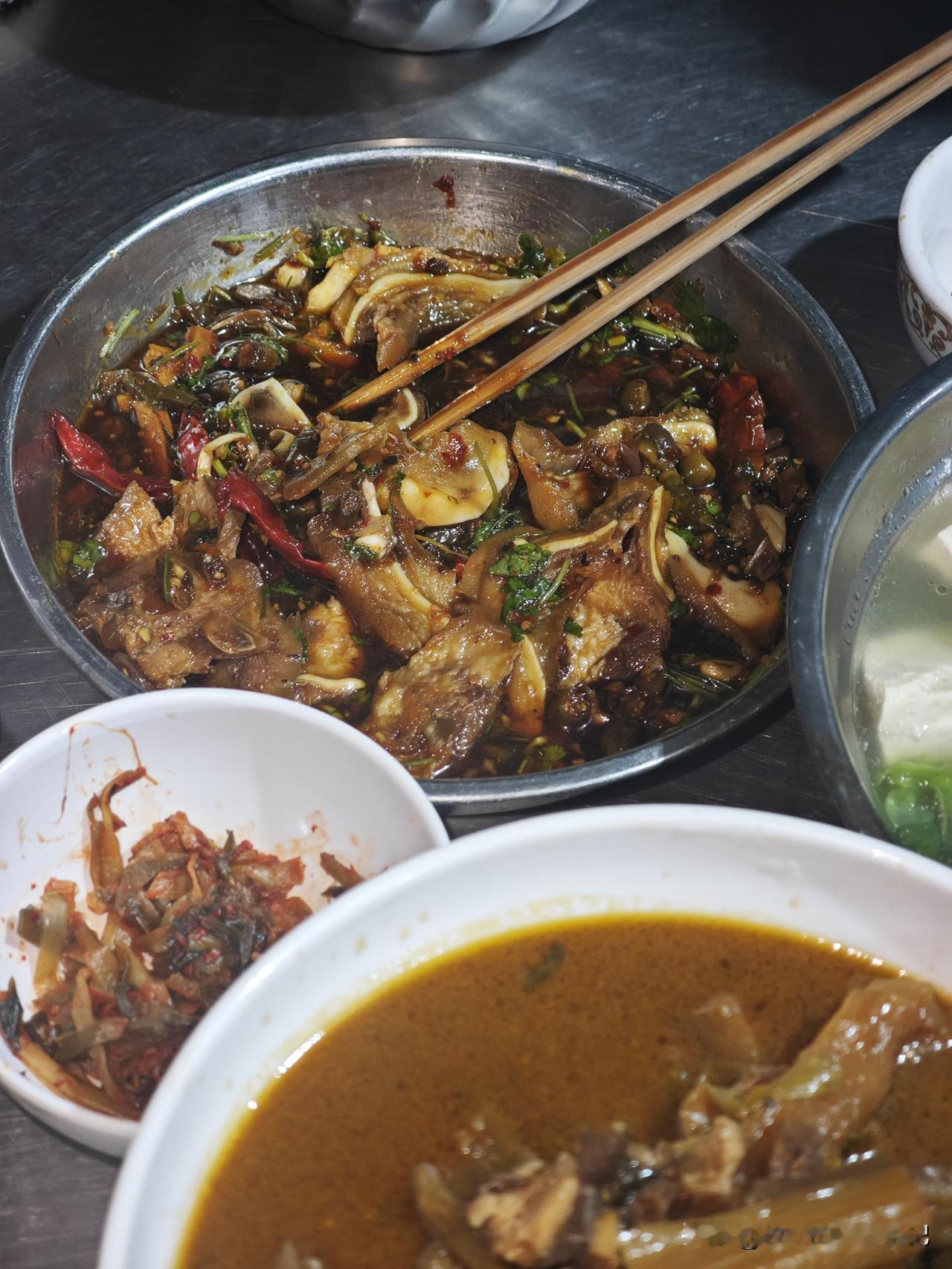 记录我的2026今天蹭饭吃，小鸡炖蘑菇、党参炖土鸡......