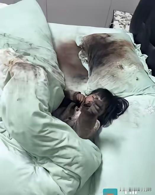 崩溃！一女子吃过午饭有点困，就想睡个午觉，她把3岁女儿也安排上床后，就回自己房间