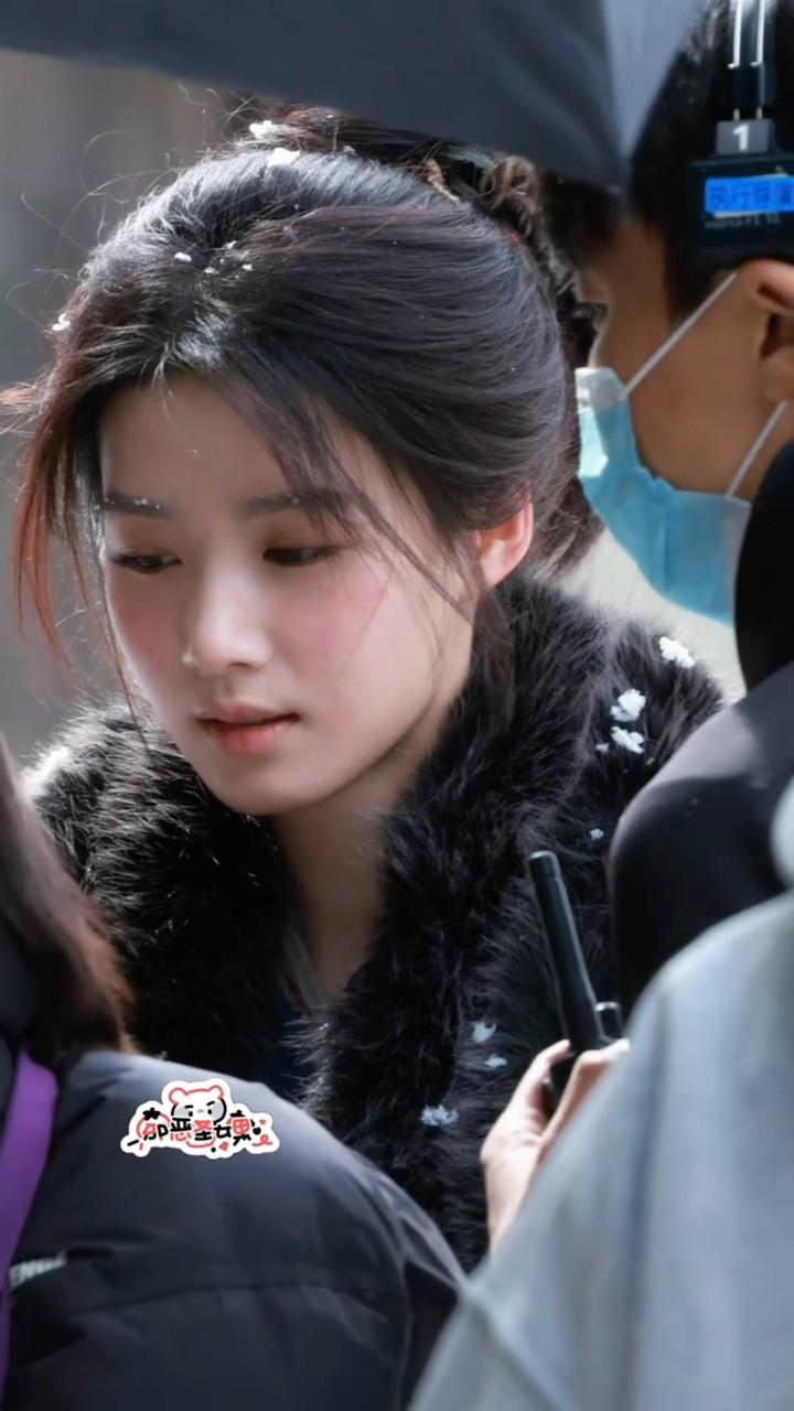 卢昱晓丨代一切坚韧野草型女主🌱