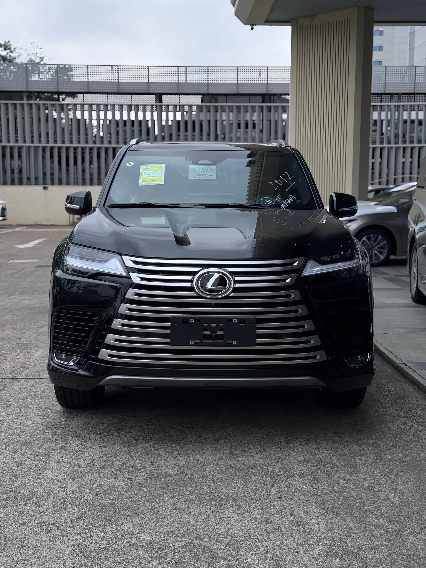 雷克萨斯lX700领界版132万指导价外黑内秋。全款优惠3万裸车优惠完裸车12