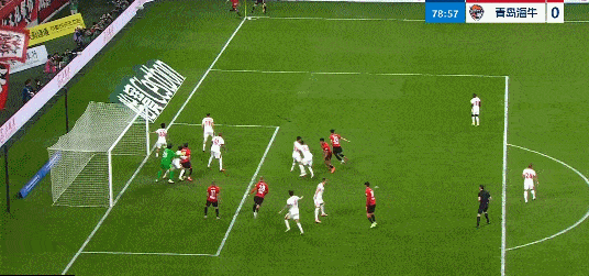 罗慕洛这个进球应该是本轮中超联赛最漂亮的进球没有之一。角球直接踢进球门，这个在