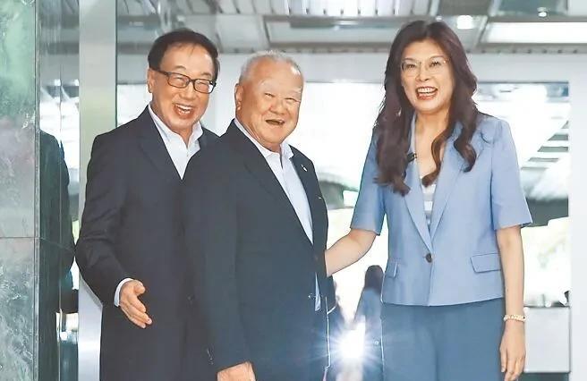 张亚中推王金平参加大陆论坛郝龙斌捐款今天下午第二场辩论登场国民党主席选