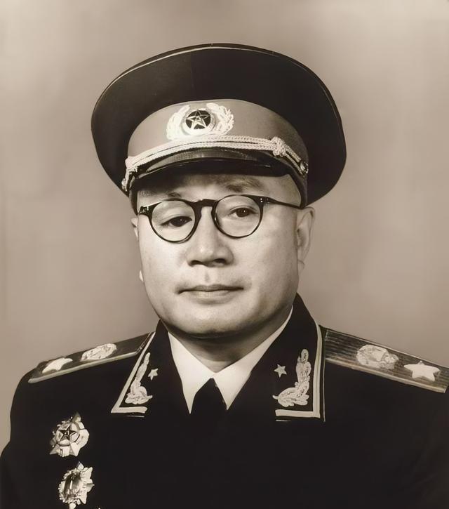为什么没有选刘伯承当志愿军司令员？1950年初，刘伯承主动提出，结束西南的军政