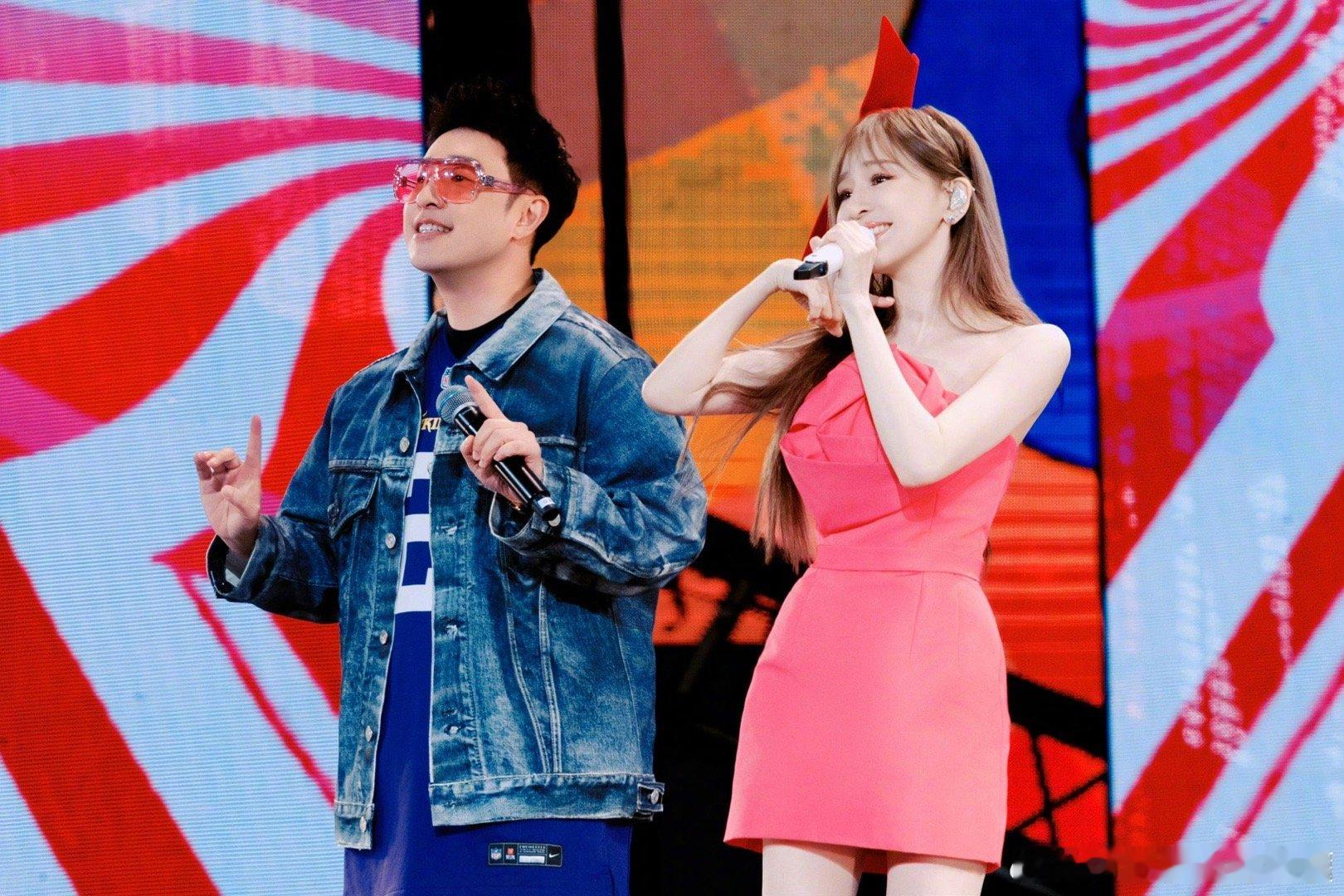 潘玮柏王心凌20年好友首合作甜蜜天后与唱跳天王的神仙联动！《热爱》特别版甜度超