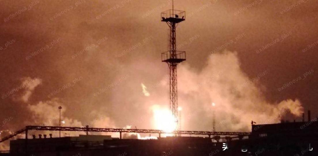 乌克兰无人机袭击俄罗斯炼油厂和石化厂，引发火灾和多地停电！11月4下午看点，