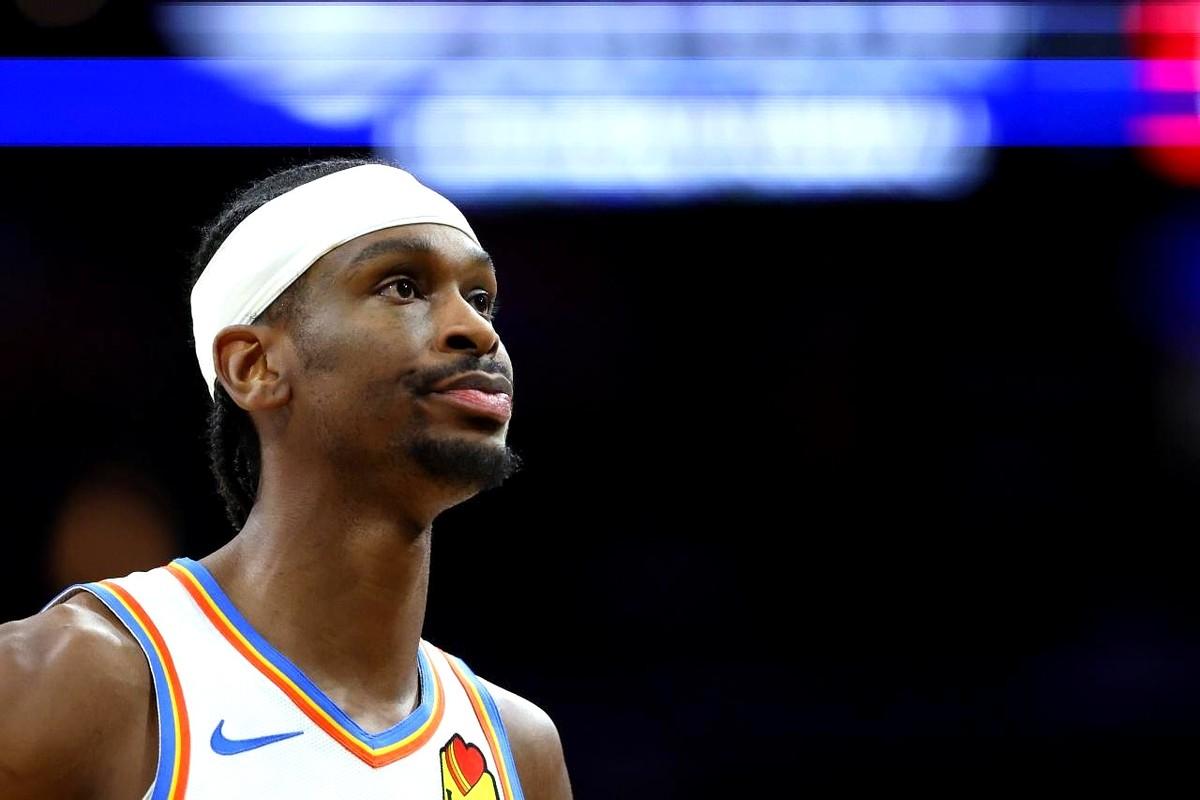 讲真，MVP这事儿我更心疼亚历山大。他话不多，眼神里全是活儿，硬是把雷霆这帮年