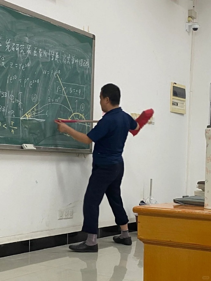 扫把：这辈子也没想过能当把尺​​​