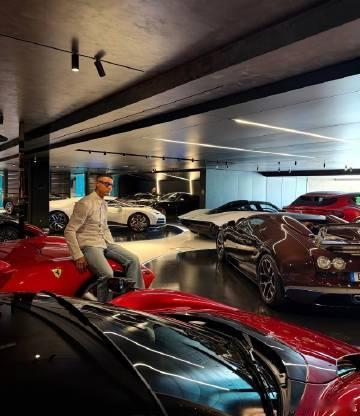 【罗哥的玩具】C罗更新动态，晒出车库里的爱车，并写道：我的玩具。<br...