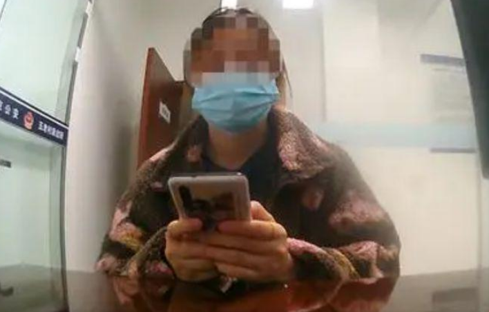 “太狗血！”广东，18岁小伙理发店在当学徒，被一位经常到店里做头发的33岁离婚少