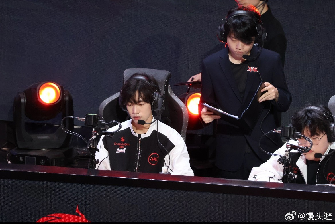 现在瘦的真的好符合美女的标准啊