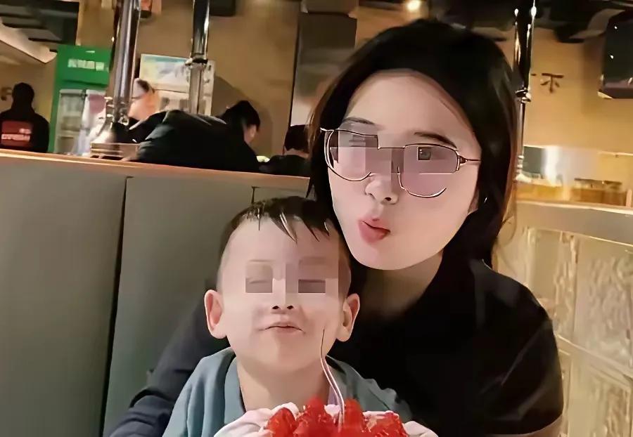 我问姥姥，孟家村家暴这种离婚不行吗？姥姥说，有些女人就是看不透。我说如果恋爱时没