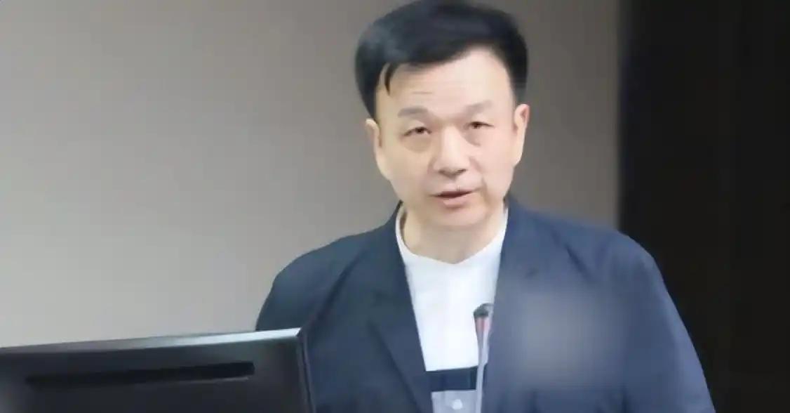 谢寒冰当着民进党民代高嘉瑜的面问出关键问题：两岸统一后，你打算怎么办？最近岛内政