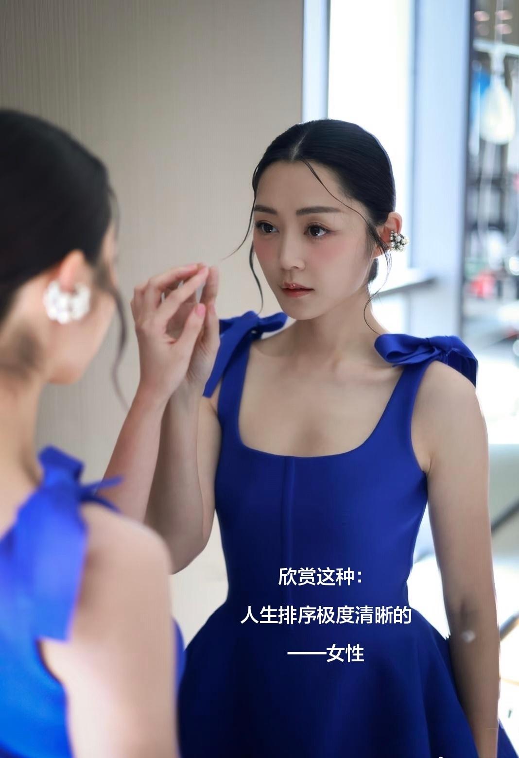 因为卫诗雅，我去看了《破·地狱》。她一直是我喜欢的那种港女类型——对自己的内