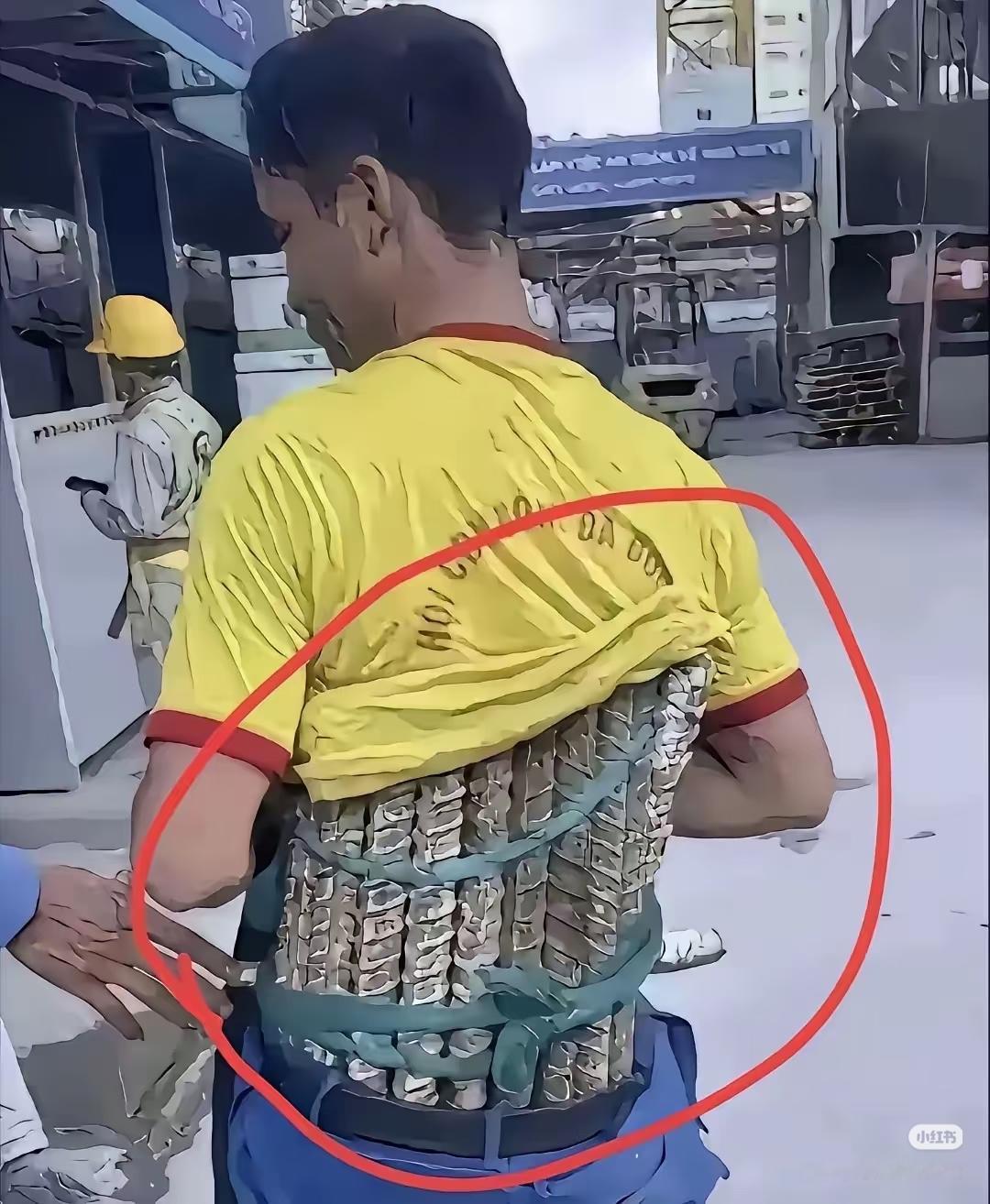 这一圈也就二三十十公斤，卖了也就几十块钱，为了这么一点钱，连搬砖的工作也丢了，真