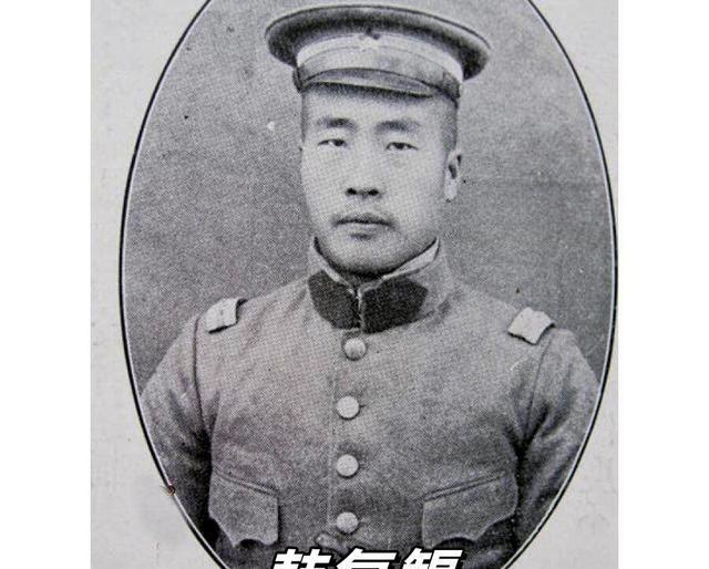 1938年1月24日，韩复榘在武昌被枪决，头部中两弹，身中五弹。事后老蒋训斥戴笠