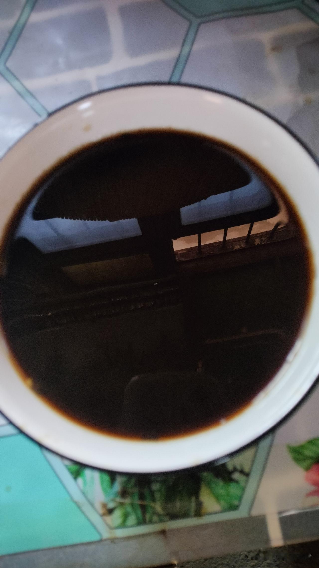 一周的中药可算熬煮完了。最近几天跑厕所有点勤，我估计跟喝药有关系，赶紧翻看了一下