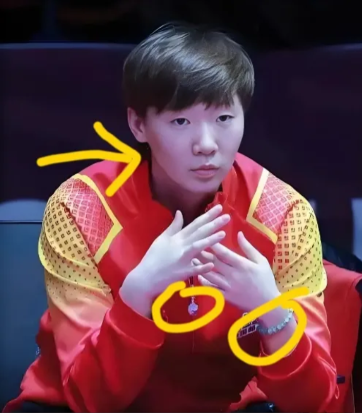 大家不要过分追捧王曼昱她带伤拼世乒赛不是为了立人设也不是为了当网红，