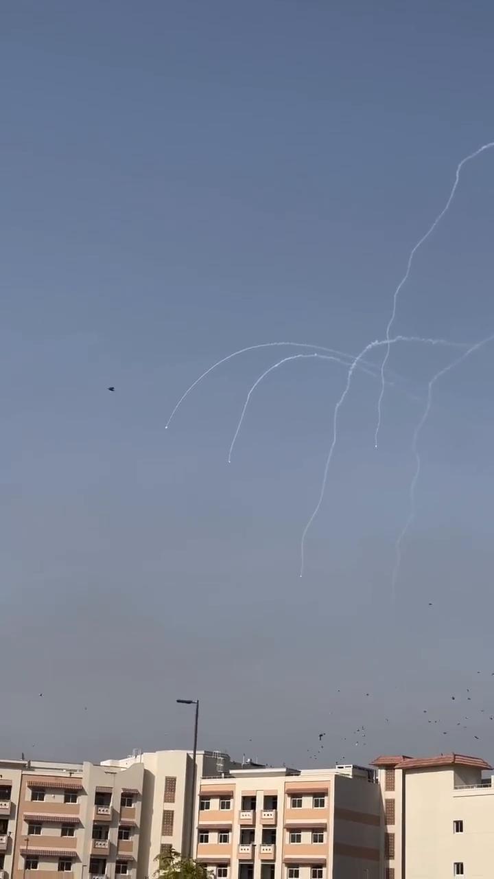 又干到一个，就这四个，拉硬了，掉下来了，怎么这么近。