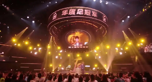 《脱口秀和他的朋友们》赚大了，从以下几点可以看出：1，今年的参赛选手增加到了5