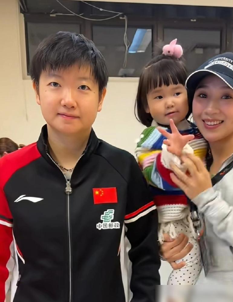 真的好可爱！原来黄镇廷太太视频总结她和女儿楹楹这次wtt香港总决赛，晒出了楹